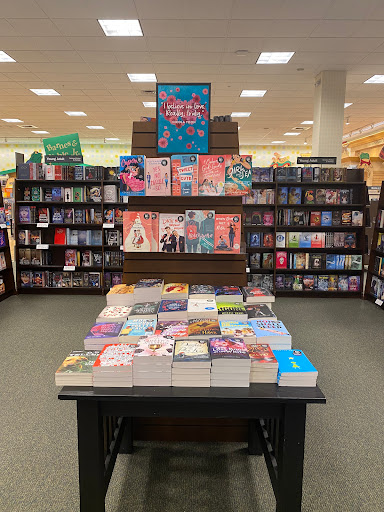 Book Store «Barnes & Noble», reviews and photos, 911 Haddonfield Rd, Cherry Hill, NJ 08002, USA