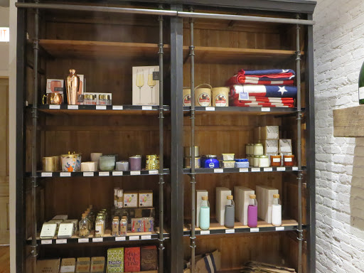 Gourmet Grocery Store «The Market by Foxtrot», reviews and photos, 1019 W Lake St, Chicago, IL 60654, USA