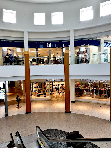 Shopping Mall «The Fashion Mall at Keystone», reviews and photos, 8702 Keystone Crossing, Indianapolis, IN 46240, USA