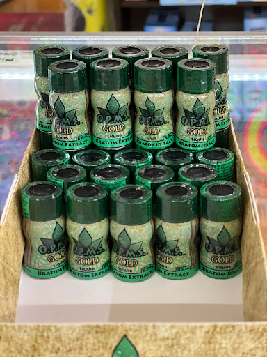 Tobacco Shop «Naga smoke shop», reviews and photos, 7540 N Dale Mabry Hwy, Tampa, FL 33614, USA