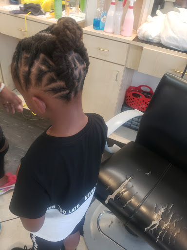 Barber Shop «Friendly Faces Barbershop», reviews and photos, 11160 Veirs Mill Rd, Silver Spring, MD 20902, USA