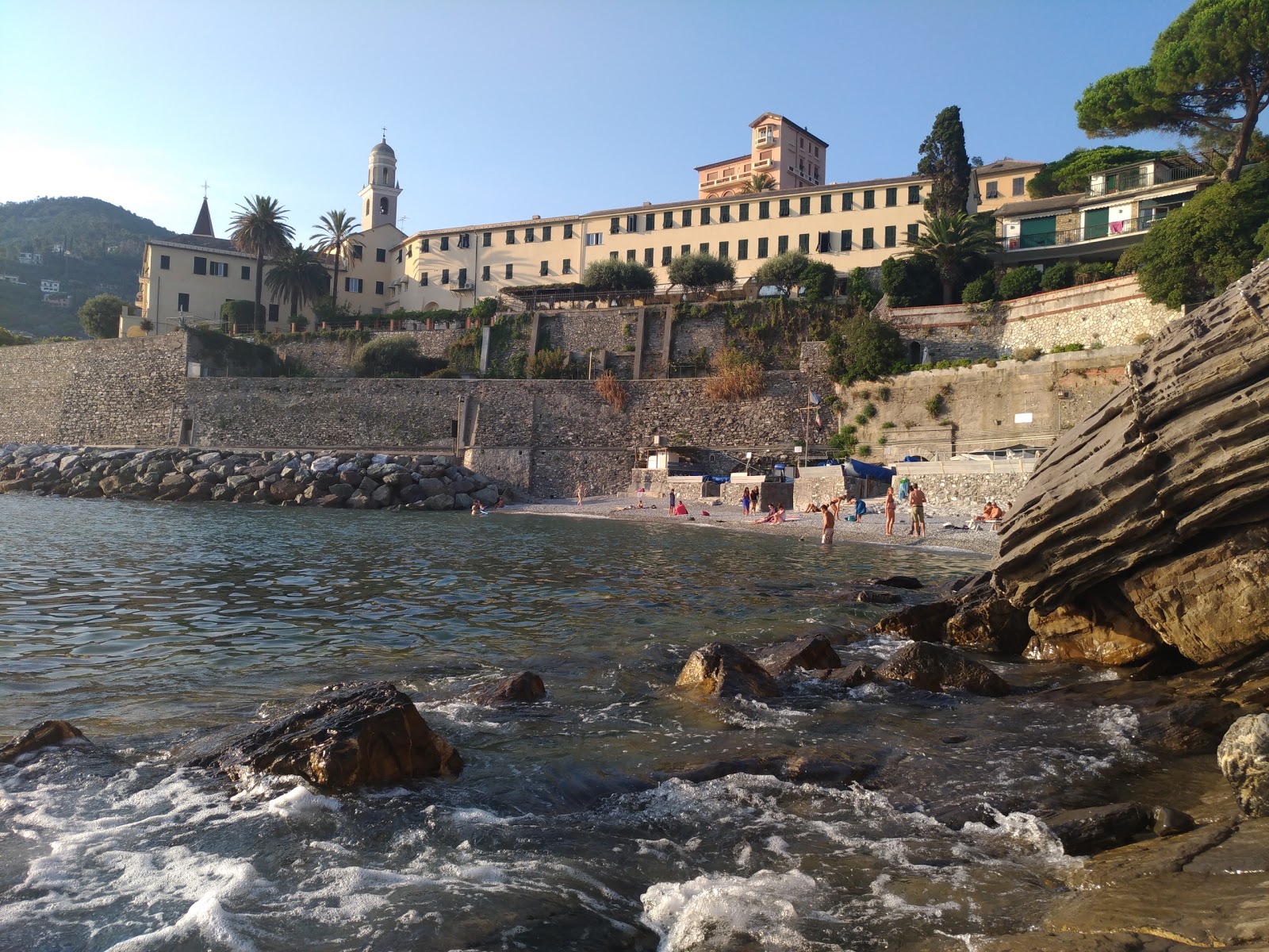 Foto av Baia Dei Frati och dess vackra landskap