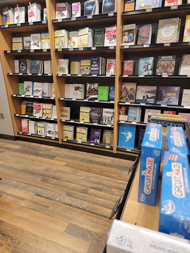 Electronics Store «Amazon Books», reviews and photos, 246 Legacy Pl, Dedham, MA 02026, USA