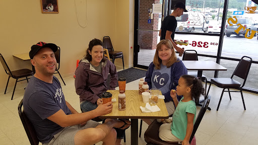 Donut Shop «Fenton Olde Towne Donuts», reviews and photos, 67 Fenton Park Mall, Fenton, MO 63026, USA