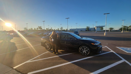 Car Dealer «Classic Toyota», reviews and photos, 515 N Green Bay Rd, Waukegan, IL 60085, USA