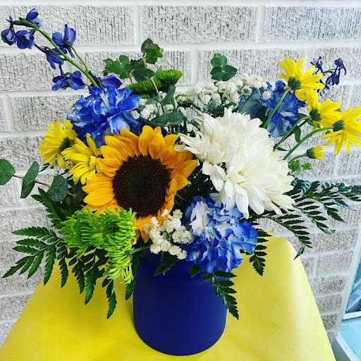 Florist «Lundstrom Florist», reviews and photos, 1709 E 3rd St, Sterling, IL 61081, USA