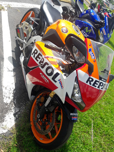 Motorcycle Dealer «Pinellas Powersports», reviews and photos, 9145 66th St N, Pinellas Park, FL 33782, USA