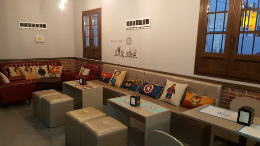 Superheroes and Princesses Castle en Tomares