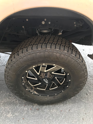 Tire Shop «Discount Tire Store - Sanford, FL», reviews and photos, 3513 S Orlando Dr, Sanford, FL 32773, USA