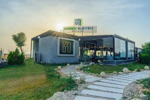 Green Eleven restaurant and cafe image