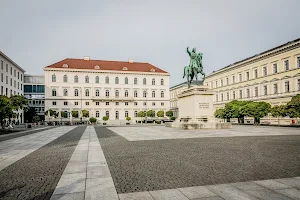 Wittelsbacherplatz image