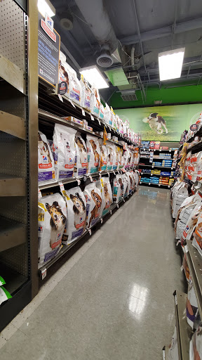 Pet Supply Store «Petco Animal Supplies», reviews and photos, 3115 Iowa St, Lawrence, KS 66046, USA