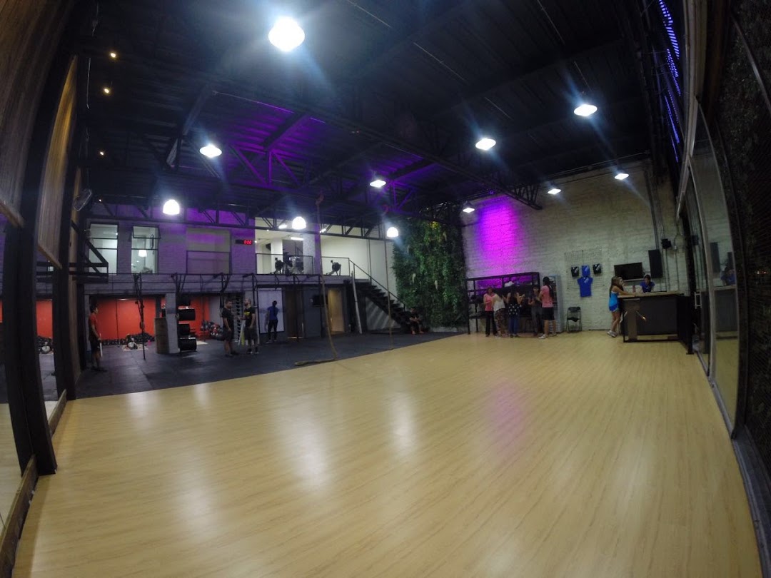 Centro de MVMT Moviemiento CrossFit Baile Café