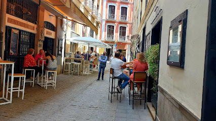 Restaurante Bar León - C. Pan, 1, 18010 Granada, Spain