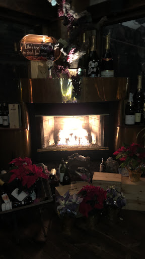 Wine Bar «Vinoteca Wine Bar», reviews and photos, 4921 Hills and Dales Rd NW, Canton, OH 44708, USA