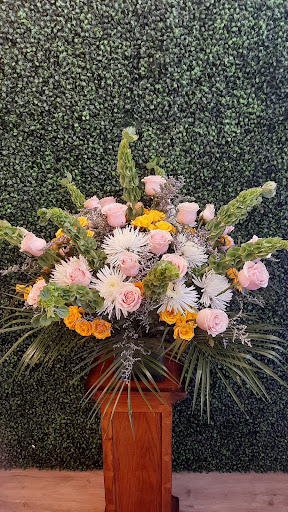 Florist «Annie Occasion for Any Occasion», reviews and photos, 148 S Bloomingdale Rd #110, Bloomingdale, IL 60108, USA