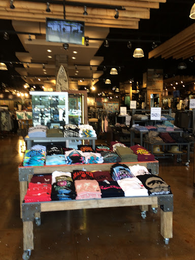 Clothing Store «Tillys», reviews and photos, 343 N Alafaya Trail, Orlando, FL 32828, USA