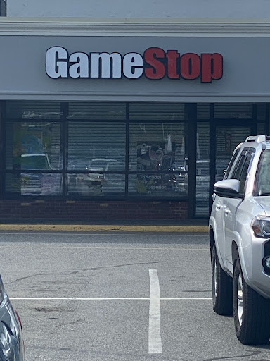 GameStop, 250 N Plainfield Rd, West Lebanon, NH 03784, USA, 