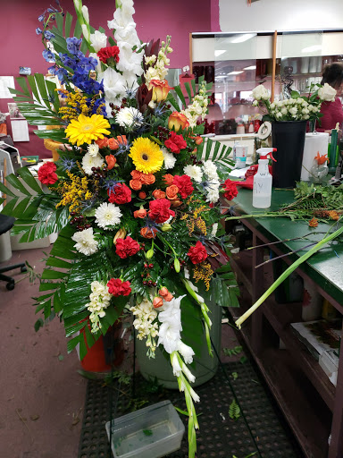 Florist «Blossom Flower Shop», reviews and photos, 906 N Frazier St, Conroe, TX 77301, USA