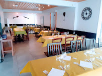 Atmosphère du Restaurant Le Resto d'ici à Avoudrey - n°12