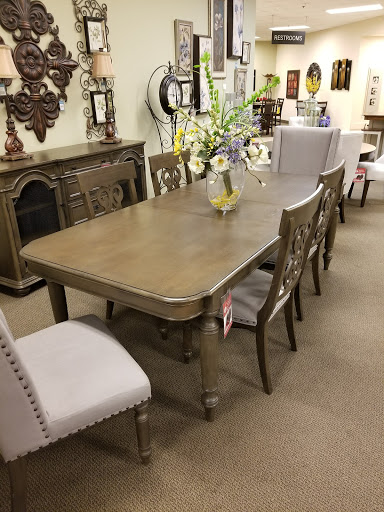 Furniture Store «Raymour & Flanigan Furniture and Mattress Store», reviews and photos, 100 Highland Ave, Seekonk, MA 02771, USA