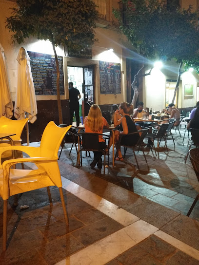 Cafe Bar El Jardin De Los Monos - Pl. Victoria, 20, 29012 Málaga, Spain