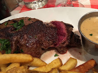 Steak du Restaurant de hamburgers Schwartz's Deli à Paris - n°6