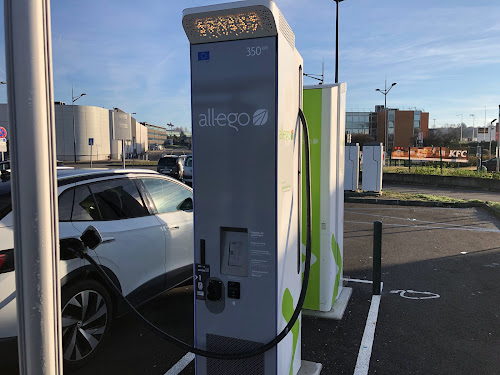 Borne de recharge de véhicules électriques Allego Station de recharge Balma