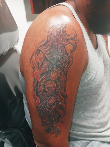 Tattoo Shop «All the Rage Tattoo Studios», reviews and photos, 805 6th Ave SE, Decatur, AL 35601, USA