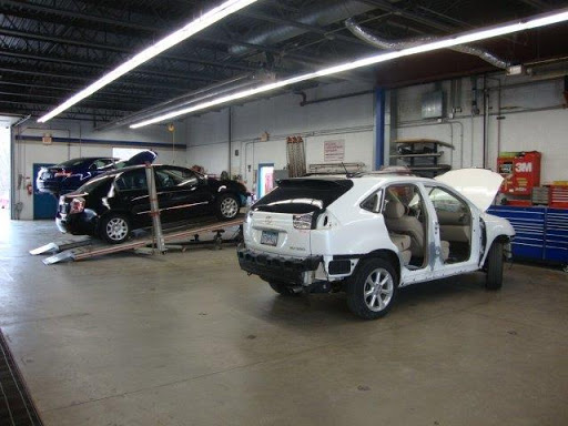Auto Repair Shop «Fairway Collision & Auto Center», reviews and photos, 125 County Rd F E E, Vadnais Heights, MN 55127, USA