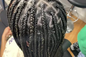 Naomi's African Hair Braiding Salon image