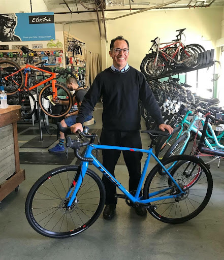 Bicycle Store «Go Green Bicycle Co.», reviews and photos, 118 E Alameda Ave, Burbank, CA 91502, USA
