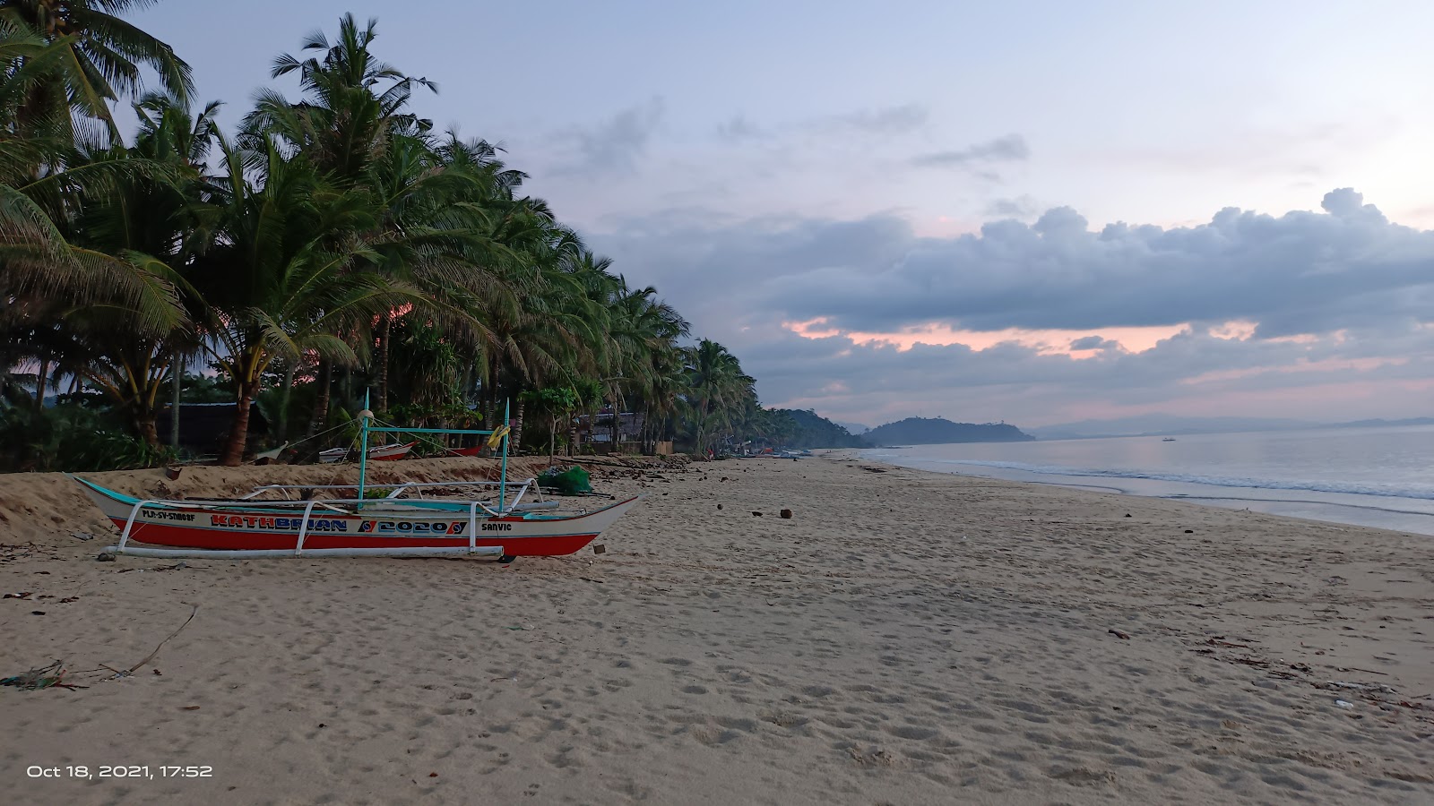 Foto von Boong Beach und die siedlung