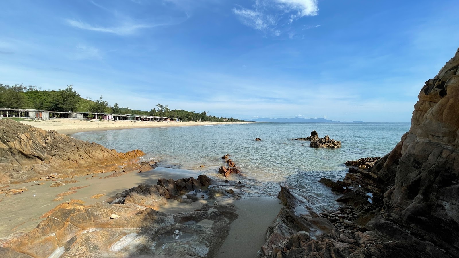 Fotografie cu Dancing Rock beach și așezarea