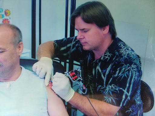 Tattoo Shop «OCTOPUS INK TATTOO», reviews and photos, 410 1st St, Lake Oswego, OR 97034, USA