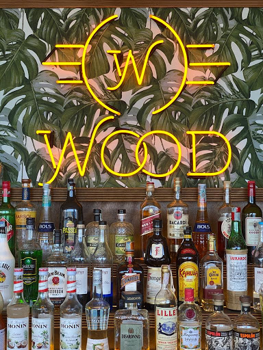 Wood Cocktail Bar