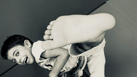 Capoeira Senzala Lyon Bron All. Gaillard Romanet, 69500 Bron, France
