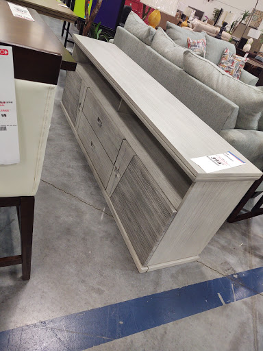 Outlet Store «Rooms To Go Outlet Furniture Store - Pearl River», reviews and photos, 63295 Old Military Rd, Pearl River, LA 70452, USA