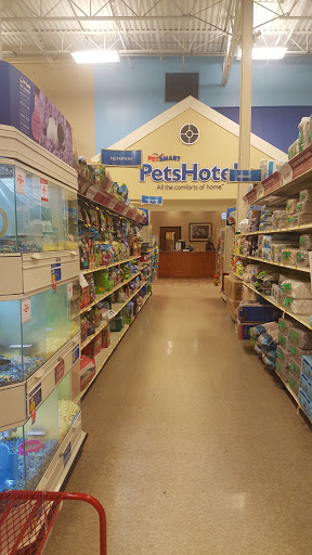 Pet Supply Store «PetSmart», reviews and photos, 17585 Southcenter Pkwy, Tukwila, WA 98188, USA