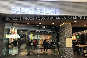 Shake Shack Garden State Plaza image