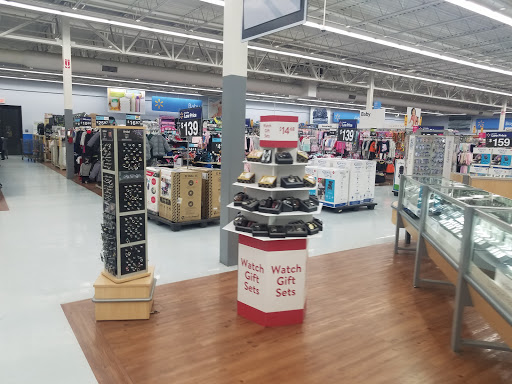 Discount Store «Walmart», reviews and photos, 44575 Mound Rd, Sterling Heights, MI 48314, USA
