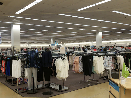 Department Store «Nordstrom Rack Woodfield», reviews and photos, 1520 E Golf Rd, Schaumburg, IL 60173, USA