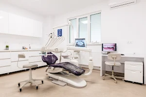 CMA Dent Cabinet Stomatologie si Implantologie image