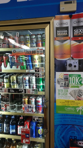 Liquor Store «Greenhaven Wine & Liquor», reviews and photos, 6421 Riverside Blvd, Sacramento, CA 95831, USA