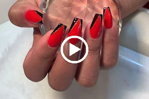 V Nails Beauty image
