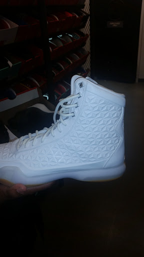 Sporting Goods Store «Nike Clearance Store», reviews and photos, 530 Outlet Village Blvd, Lebanon, TN 37090, USA