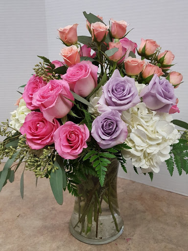Florist «Foti Flowers At Yuess Gardens», reviews and photos, 406 3rd St, Newburgh, NY 12550, USA