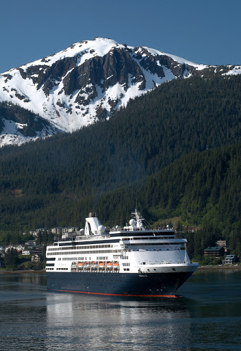 Cruise Planners Roxana Burns image