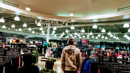 Sporting Goods Store «adidas Outlet Store Woodburn», reviews and photos, 1001 N Arney Rd Ste 400, Woodburn, OR 97071, USA