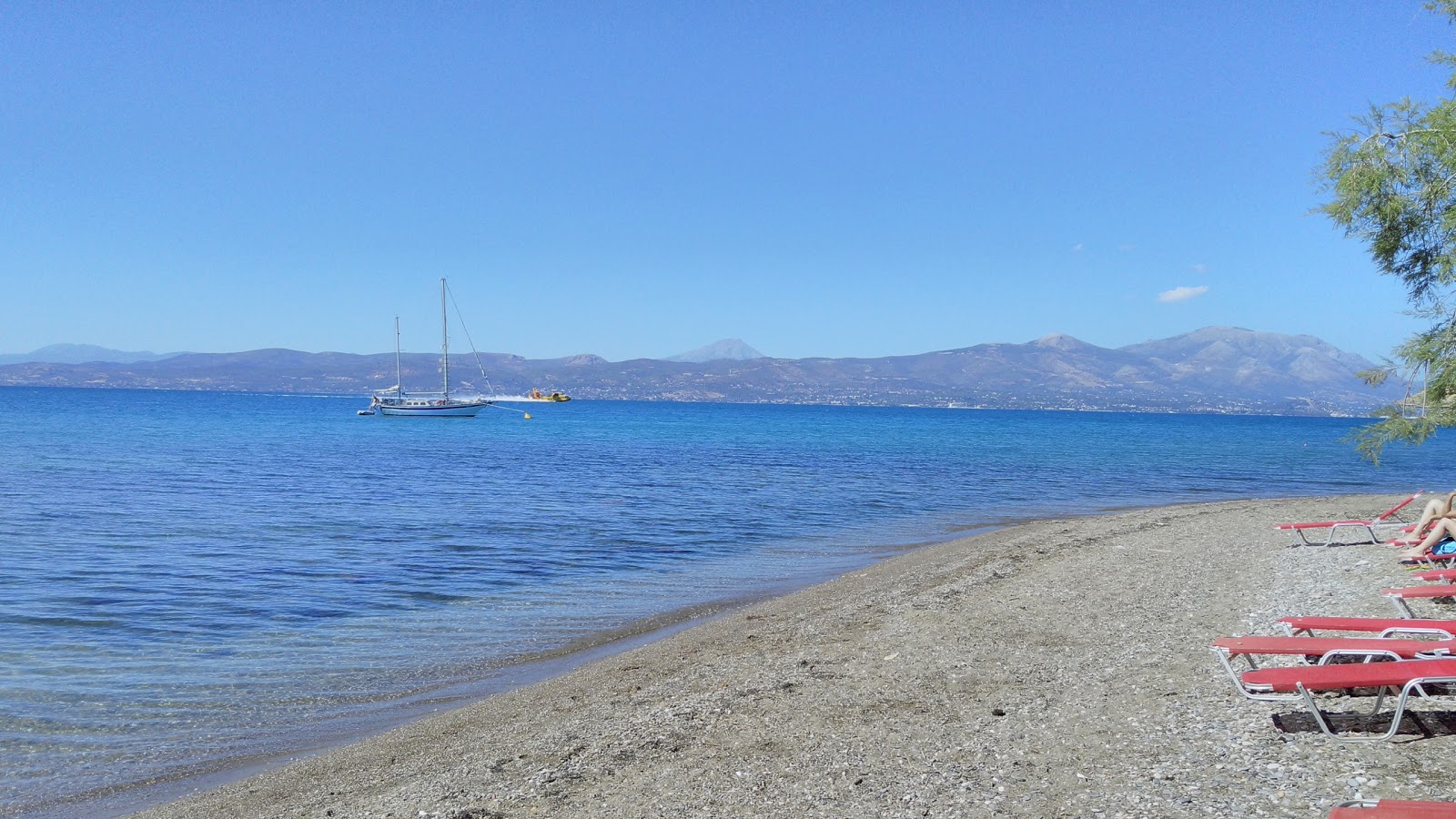 Paralia Ammos'in fotoğrafı turkuaz saf su yüzey ile